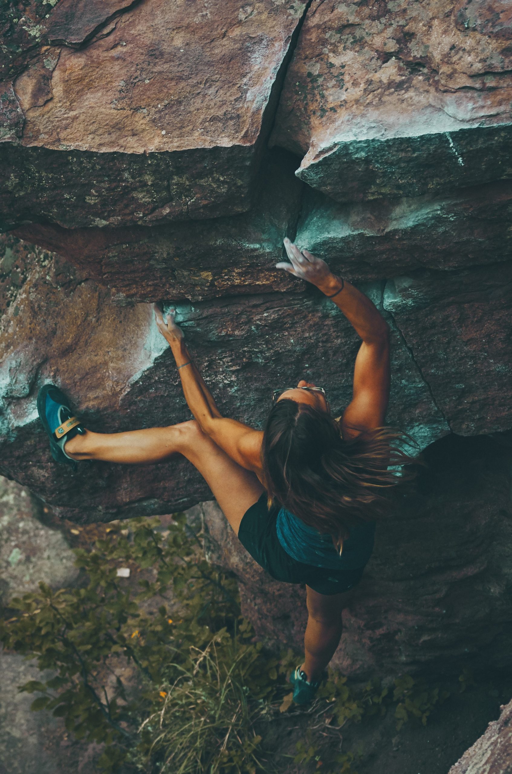 Blog woman rock climbing | Danit Sibs is a female stand-up comedian based out of New York City